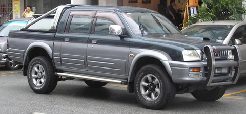 Mitsubishi_L200_96-05