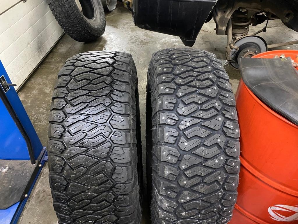 Maxxis зима. Maxxis RAZR at 37. Maxxis RAZR at 811. Maxxis RAZR HT-780. Maxxis RAZR at.