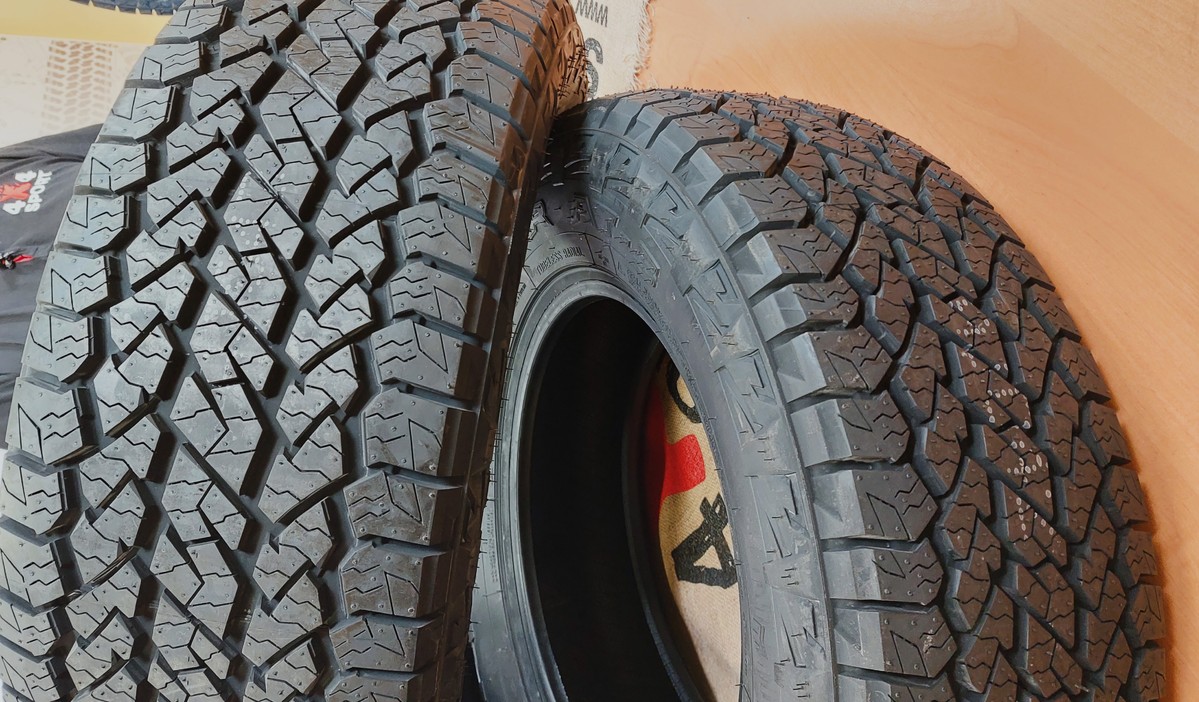 Maxxis RAZR AT-S